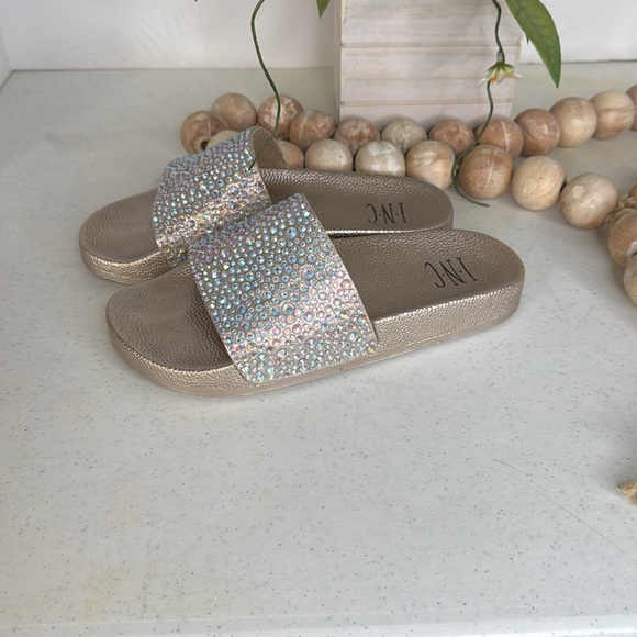 I.N.C. International Concepts Women s Peymin Pool Slides Sz 6 - Picture 2 of 7